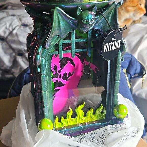 DISNEY VILLIANS x BATH & BODY WORKS Maleficent Shadowbox Light Up Candle Holder - Picture 8 of 14